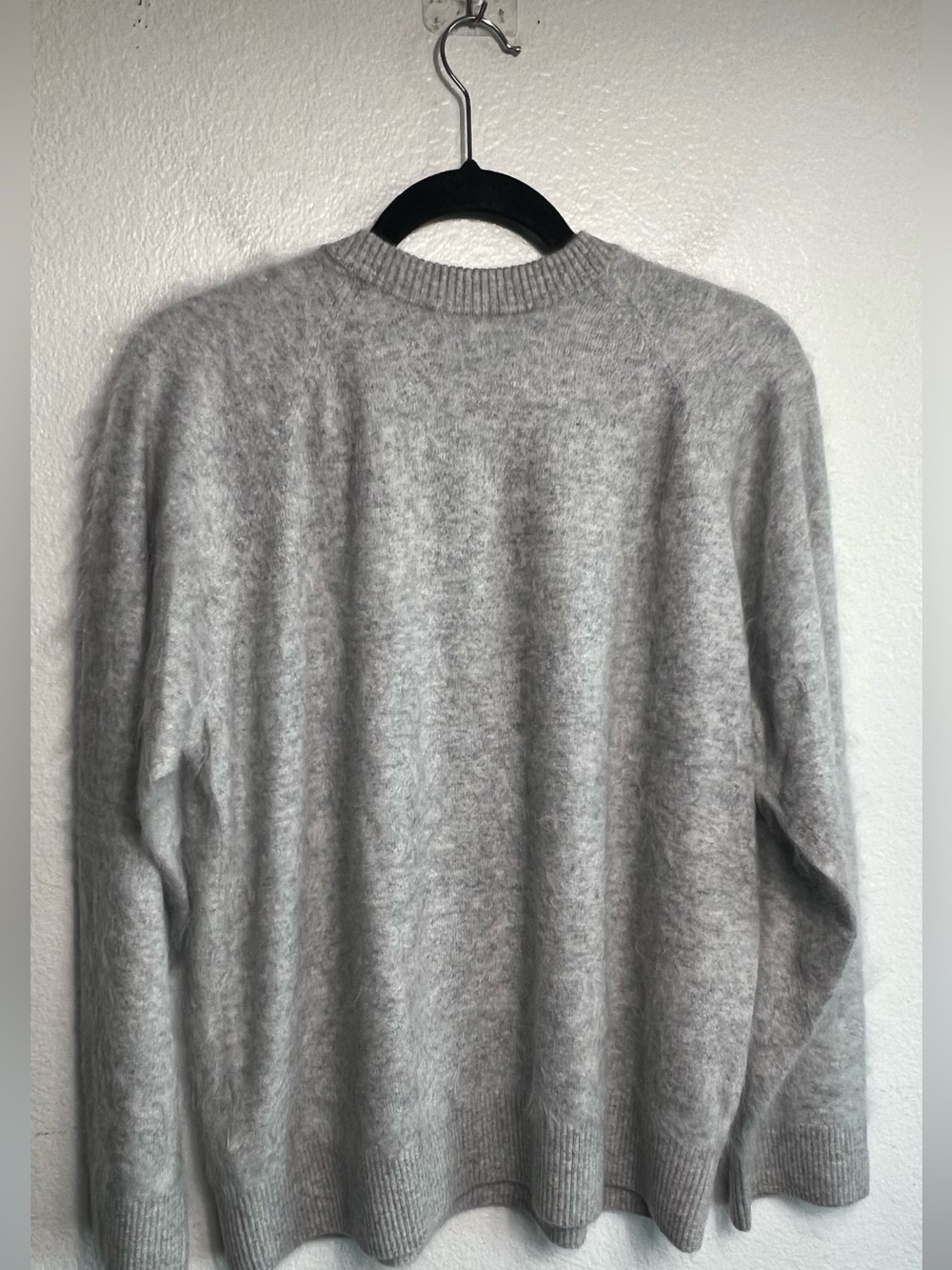 Free People V- Neck Cashmere Sweater Light Gray M NWOT - Picture 4 of 8